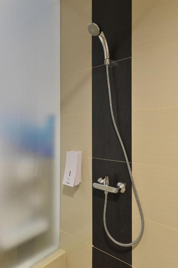 Hotel Moritz Biz Gandaria Giacarta Esterno foto