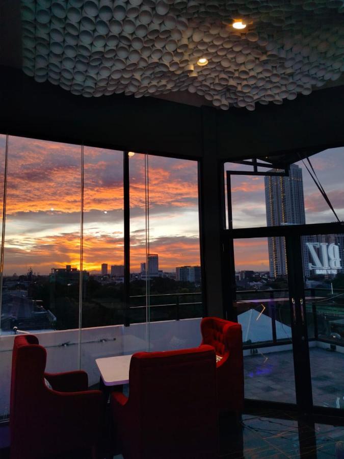 Hotel Moritz Biz Gandaria Giacarta Esterno foto