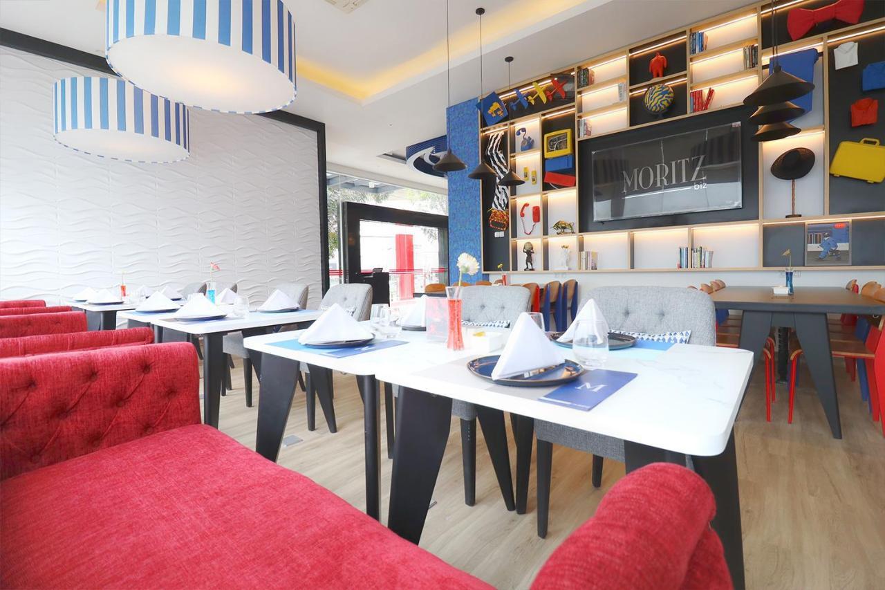 Hotel Moritz Biz Gandaria Giacarta Esterno foto
